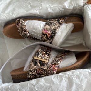 Earth Origins snake skin print sandals